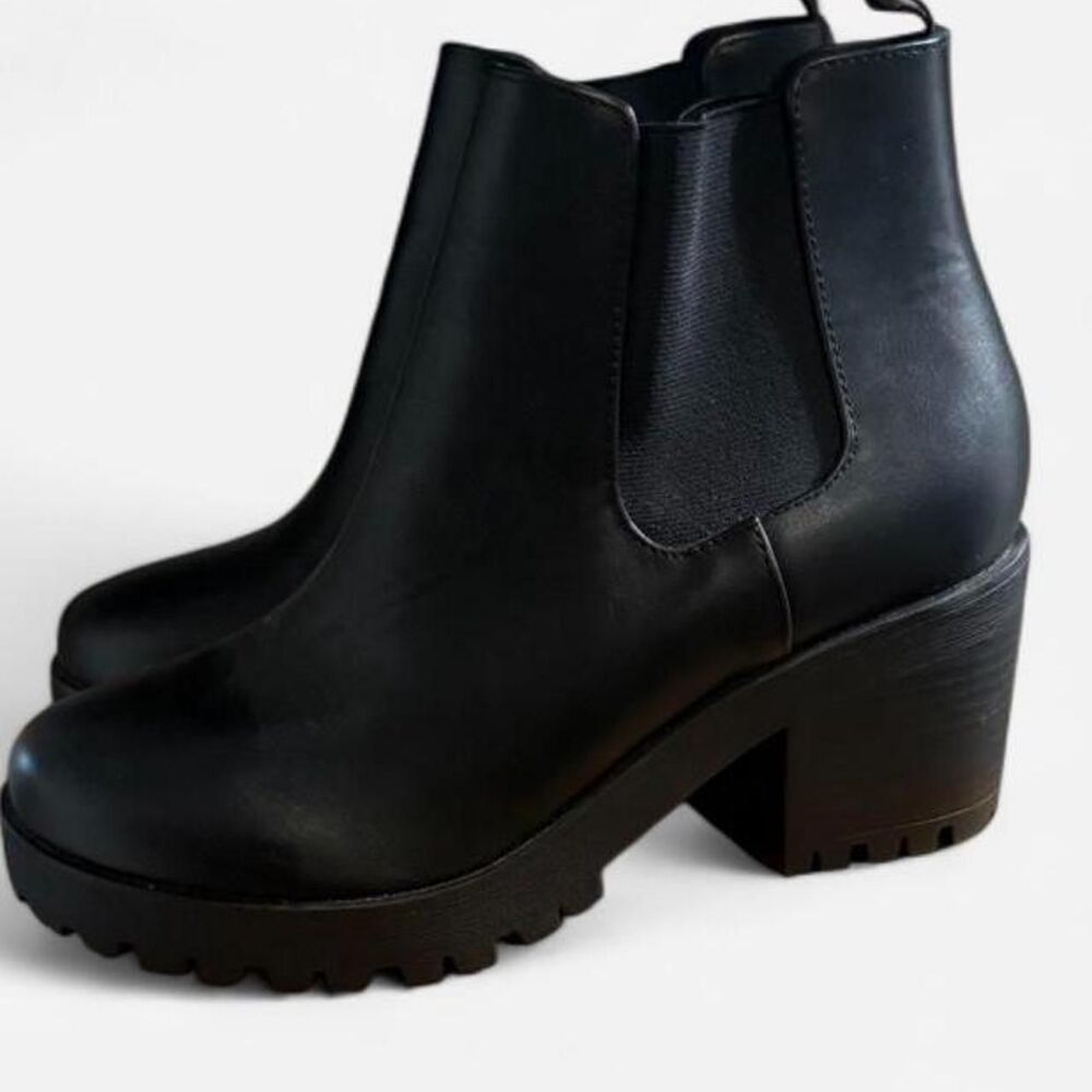 Soda Women's Black Boots
